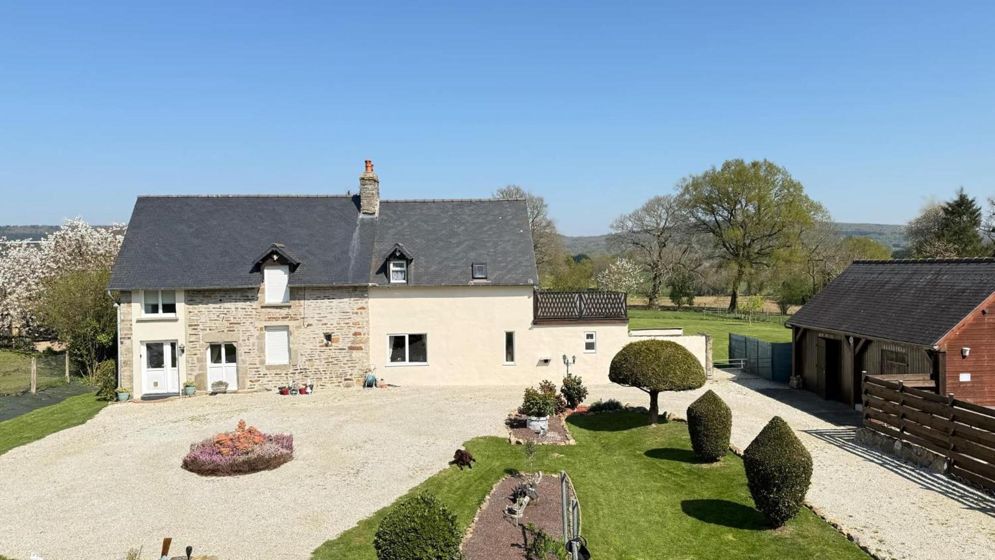 Maison La Touchardiere Barenton Luaran gambar